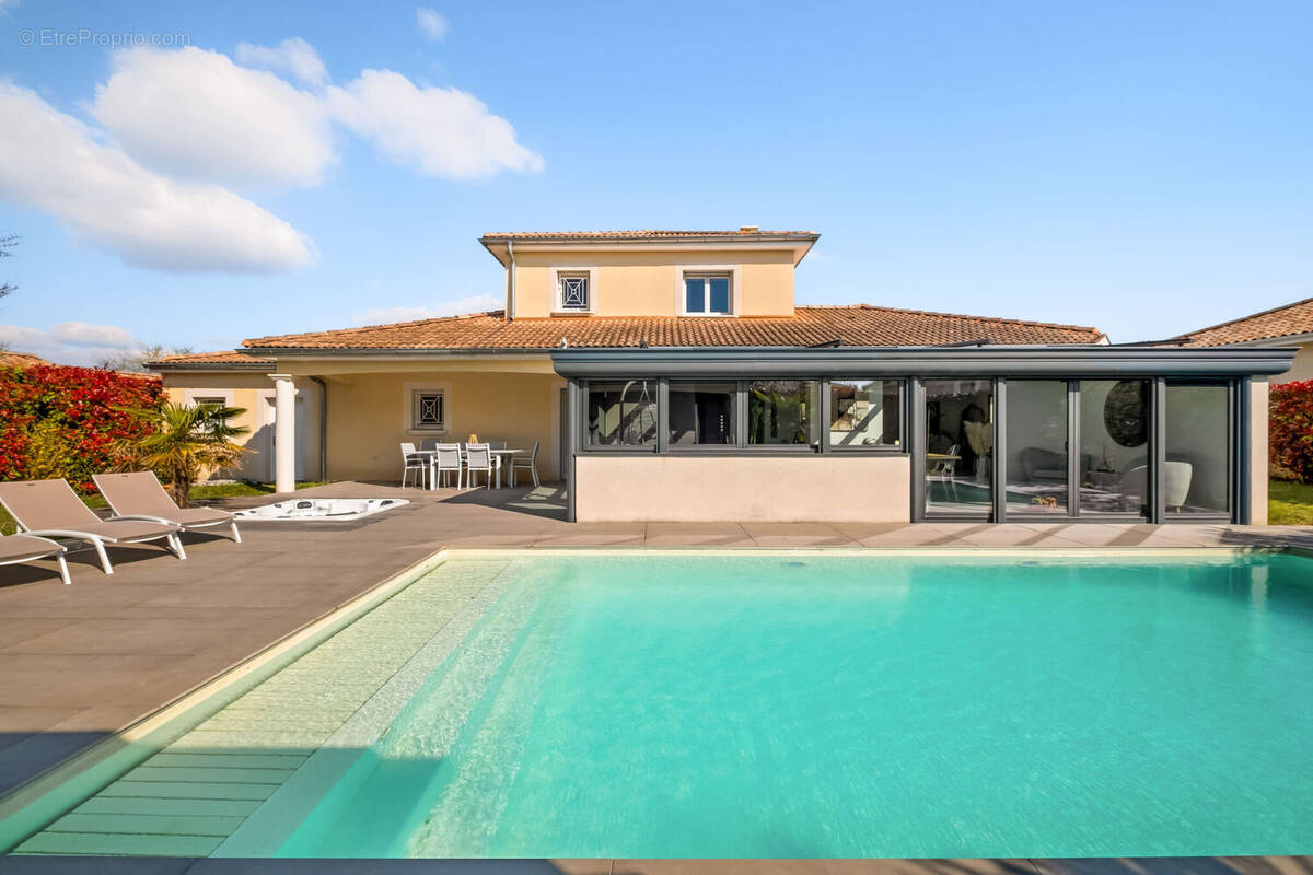 Photo 1 - Maison à COMMUNAY