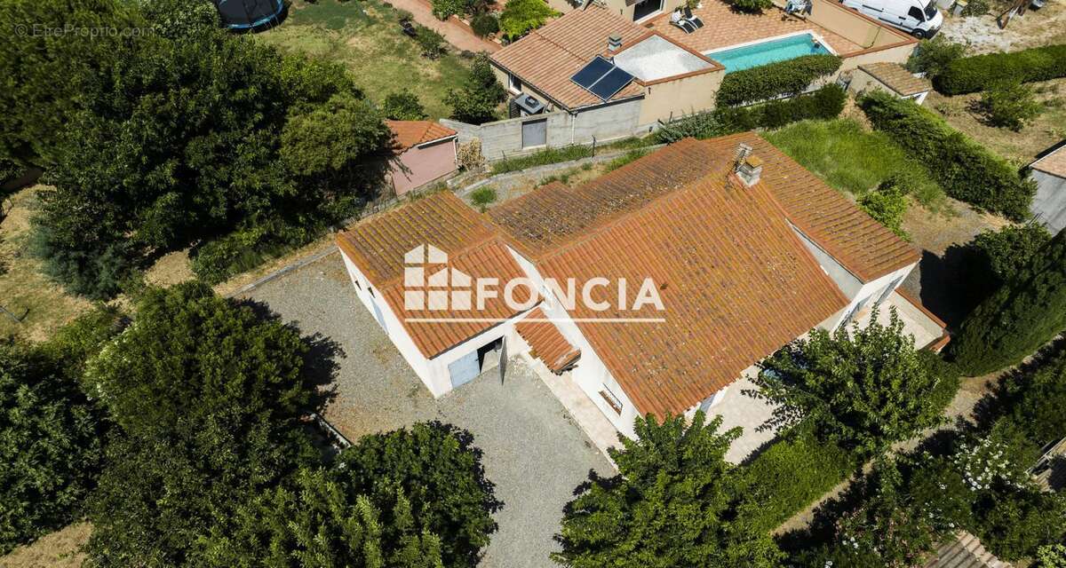 Maison 4 faces sur 900 m² de terrain arboré – Un bien rare entre plage et village - photo 2