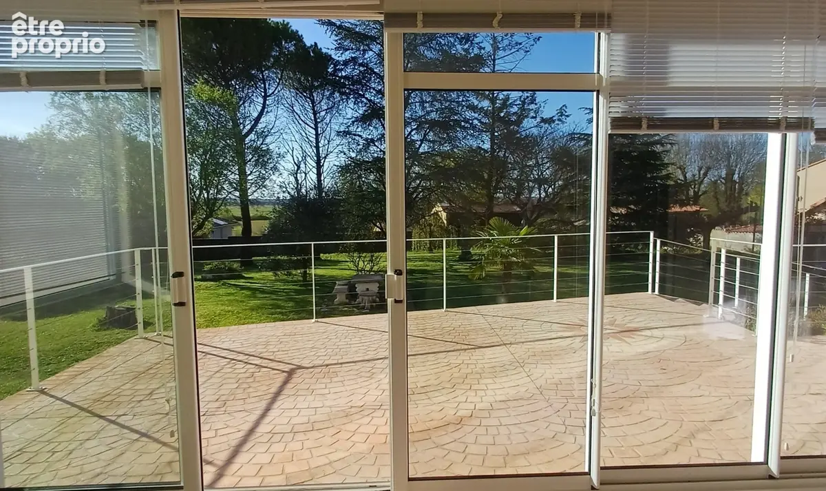 Grande maison à vendre 5 pièces FOUQUEBRUNE (16) + dépendances sur terrain d'env 6800 m2 - photo 5