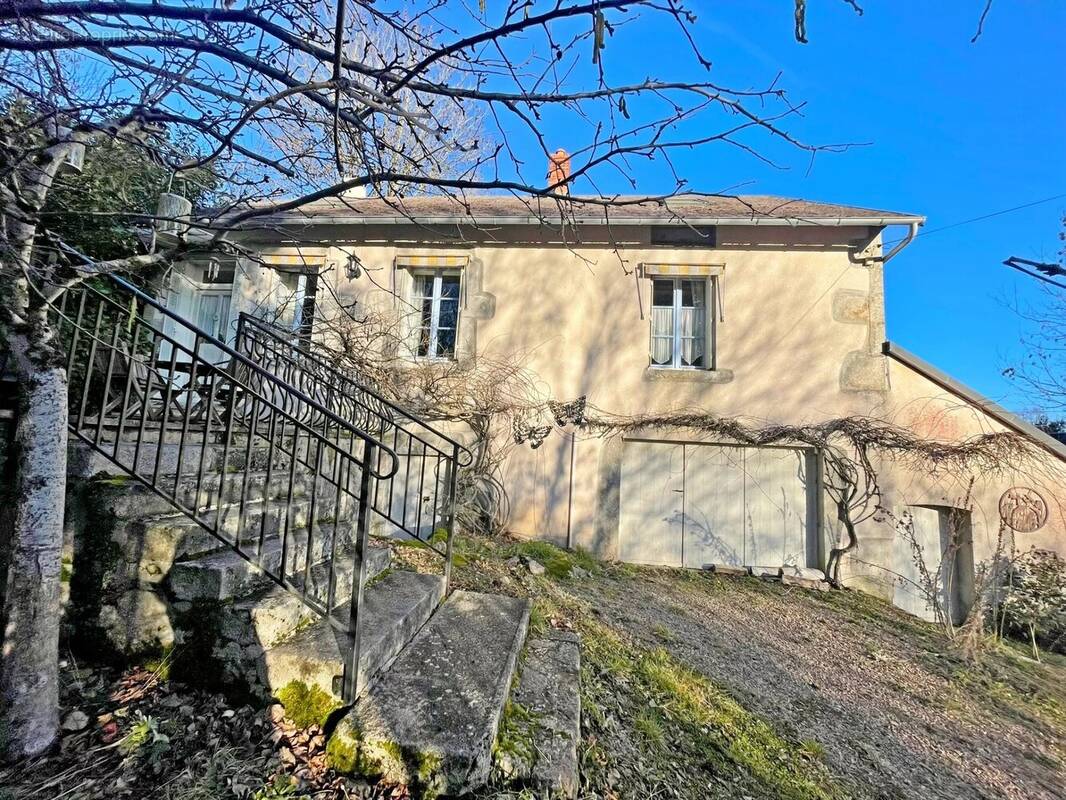 Maison à DUN-LES-PLACES