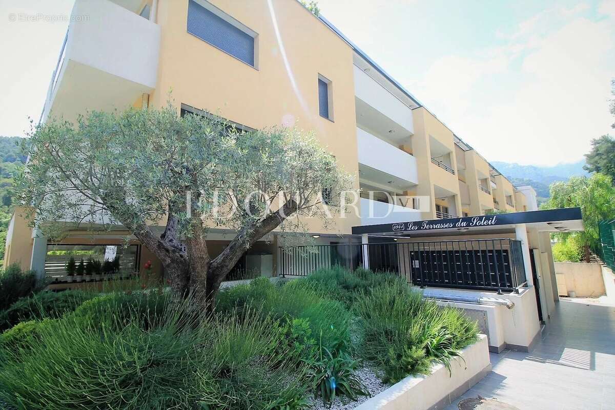 Bel trois pièces en excellent état dans résidence moderne avec piscine et performante sur le plan énergétique - photo 11