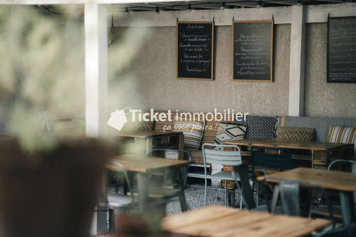 Commerce à CORNEBARRIEU