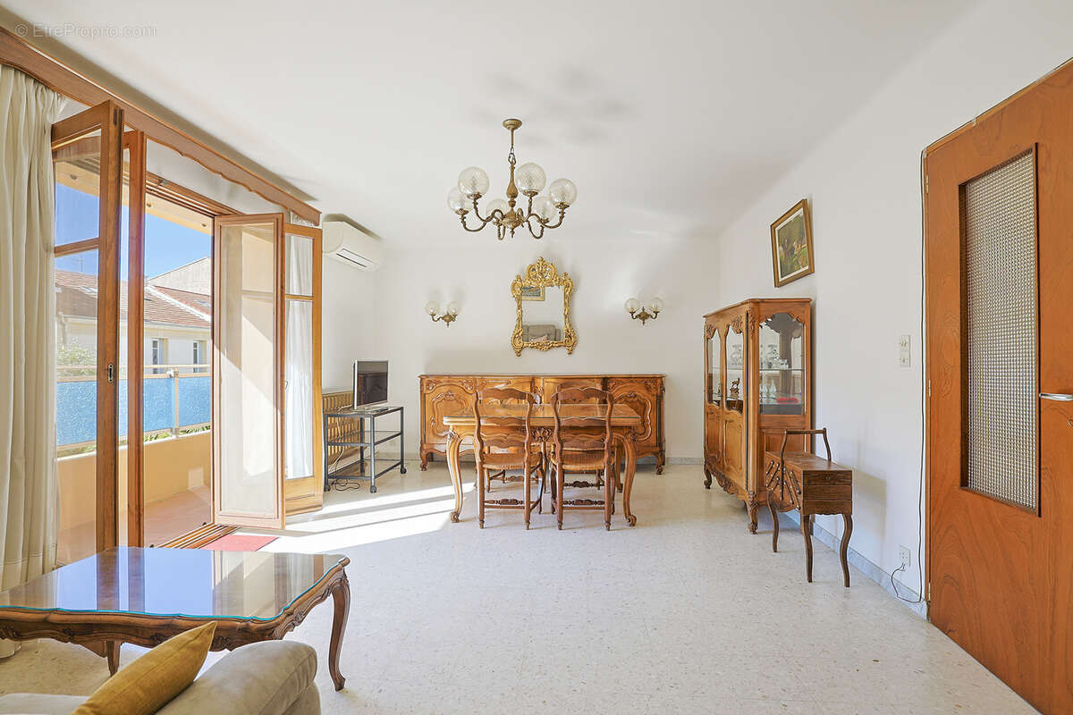 Appartement à HYERES