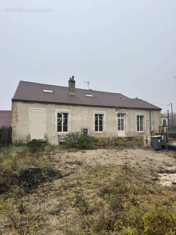 Maison à SELONGEY