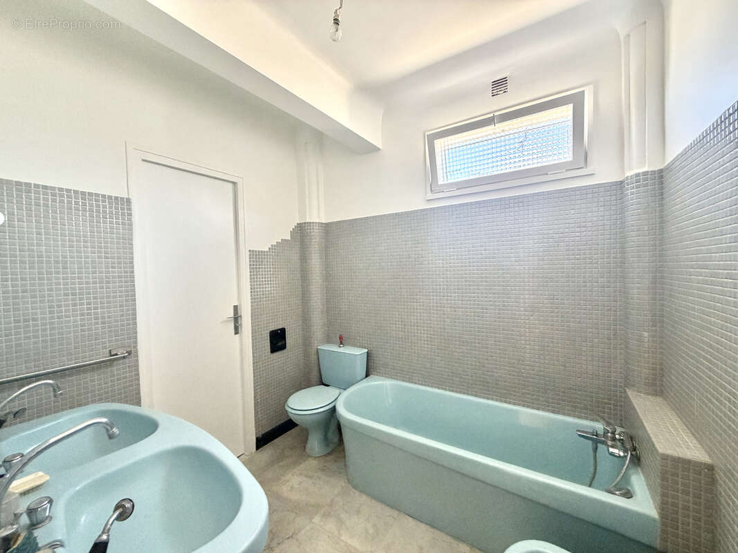 Appartement à CHARENTON-LE-PONT