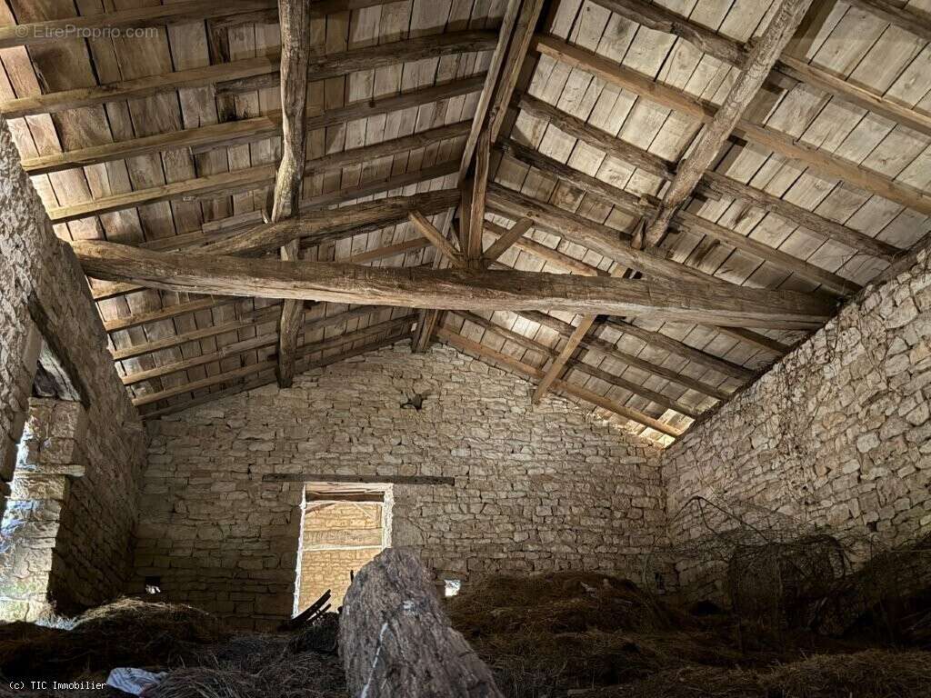 Maison à RUFFEC