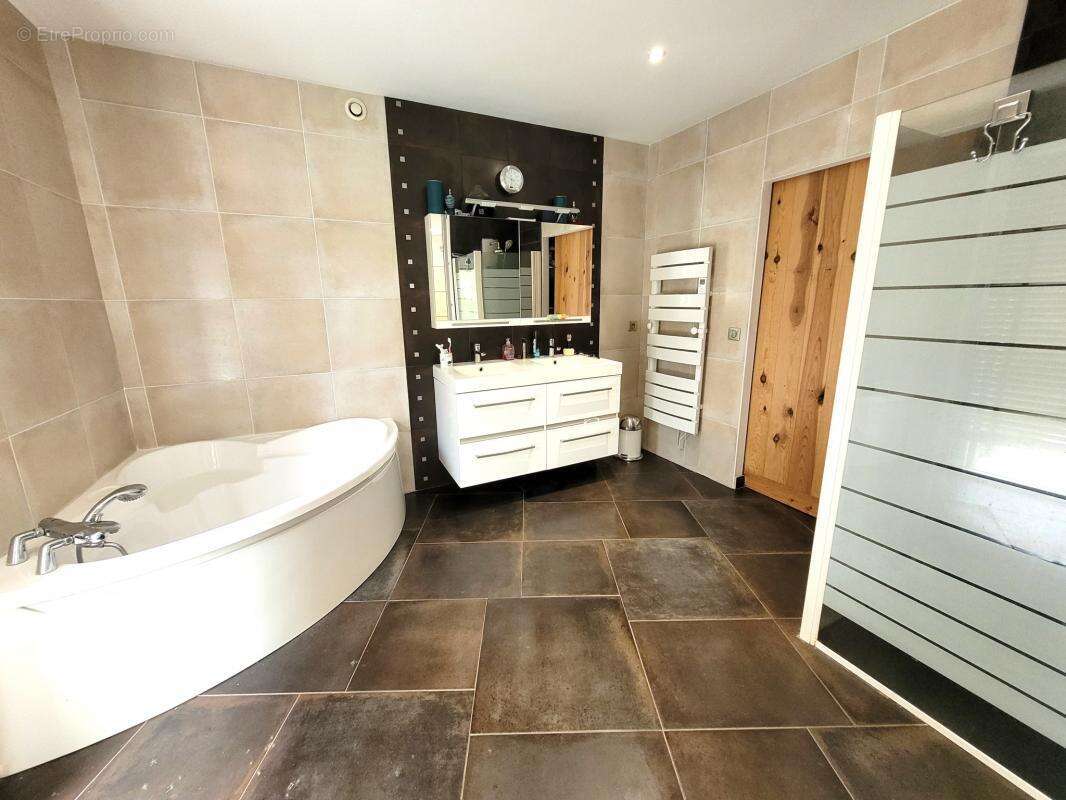 Maison à TREILLIERES