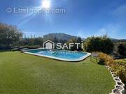 Photo 1 - Maison à LE CASTELLET