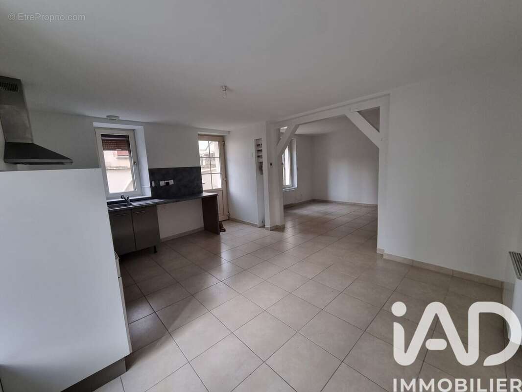 Photo 3 - Appartement à PONT-SUR-YONNE