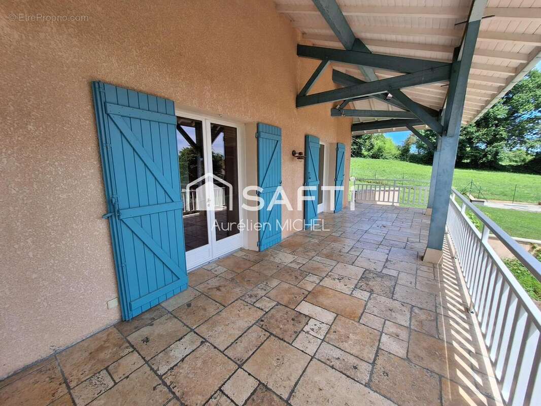 Maison 245 m² à Villieu-Loyes-Mollon  - photo 4