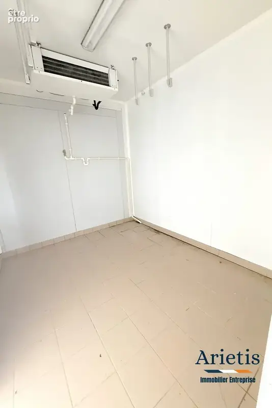 Commerce 385 m² à Chateaubourg  - photo 2