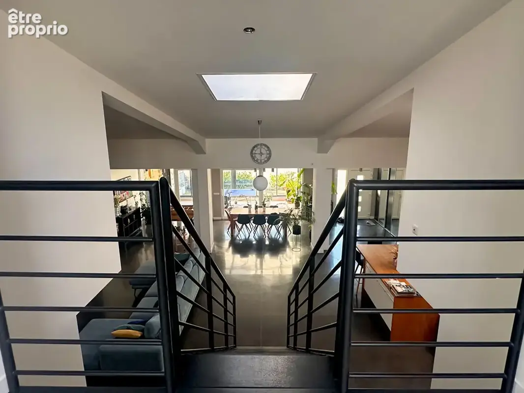 GONDREVILLE  - Loft 5 pièces - 237 m² - photo 6