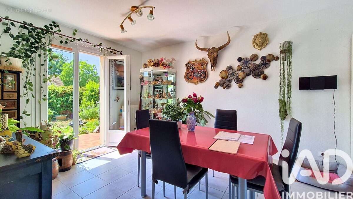 Maison 65 m² à Saint-Vrain  - photo 7