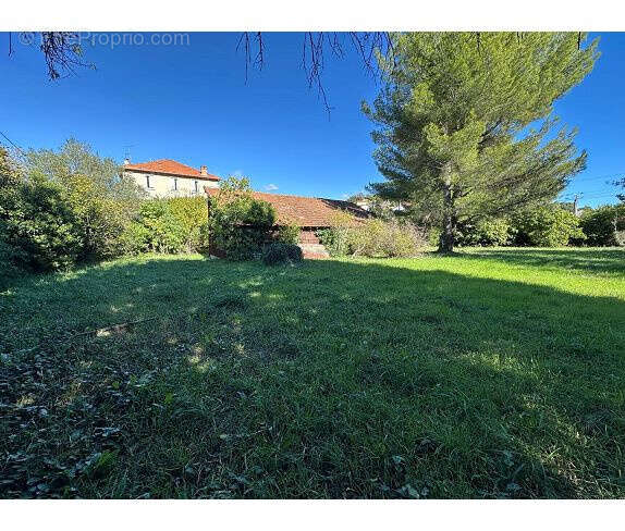 Terrain à LA PENNE-SUR-HUVEAUNE