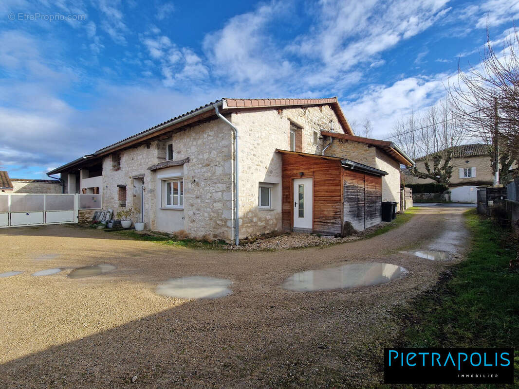 Maison à SAINT-MARTIN-DU-MONT