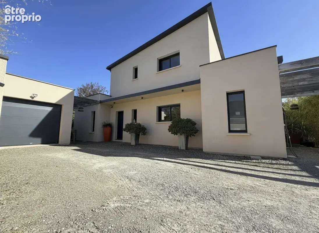 Maison à SAINT-BARTHELEMY-D'ANJOU