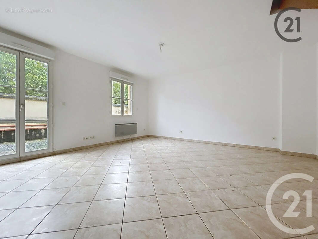 Maison à MONTEREAU-FAULT-YONNE