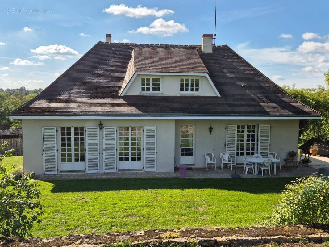 Maison à MONTGIVRAY