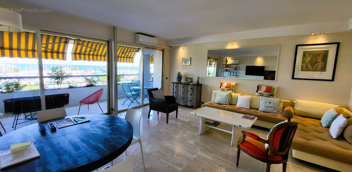 Appartement à VILLENEUVE-LOUBET