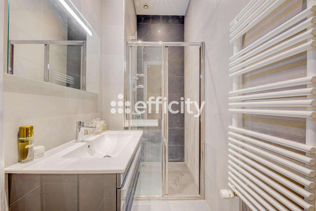 Appartement à PARIS-7E