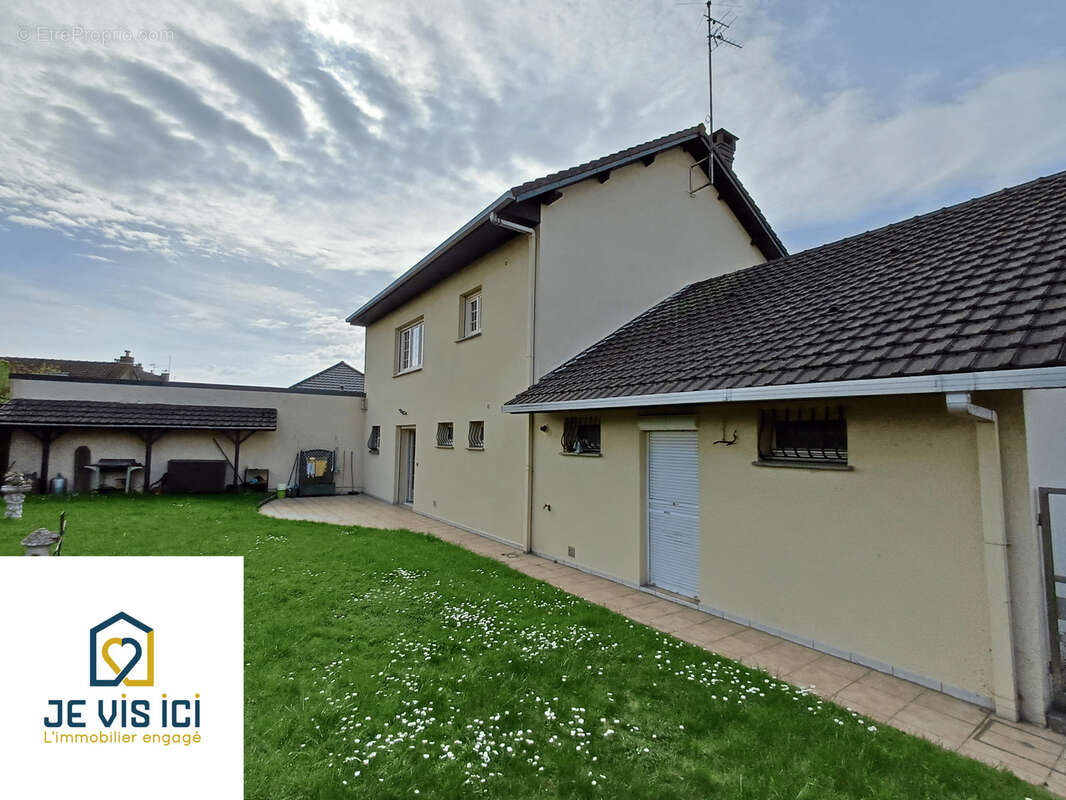 Maison à HALLENNES-LEZ-HAUBOURDIN