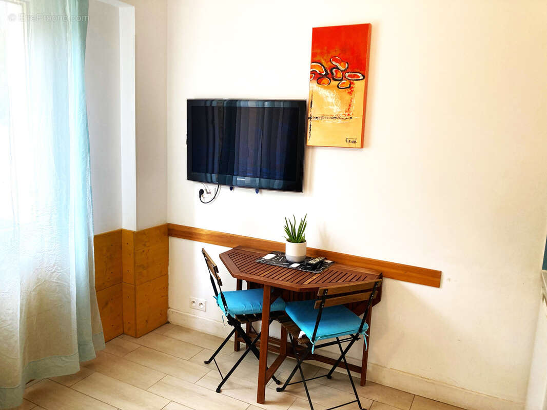 Villa rénovée divisée en 4 appartements à La Ciotat 50 m de la mer - photo 17
