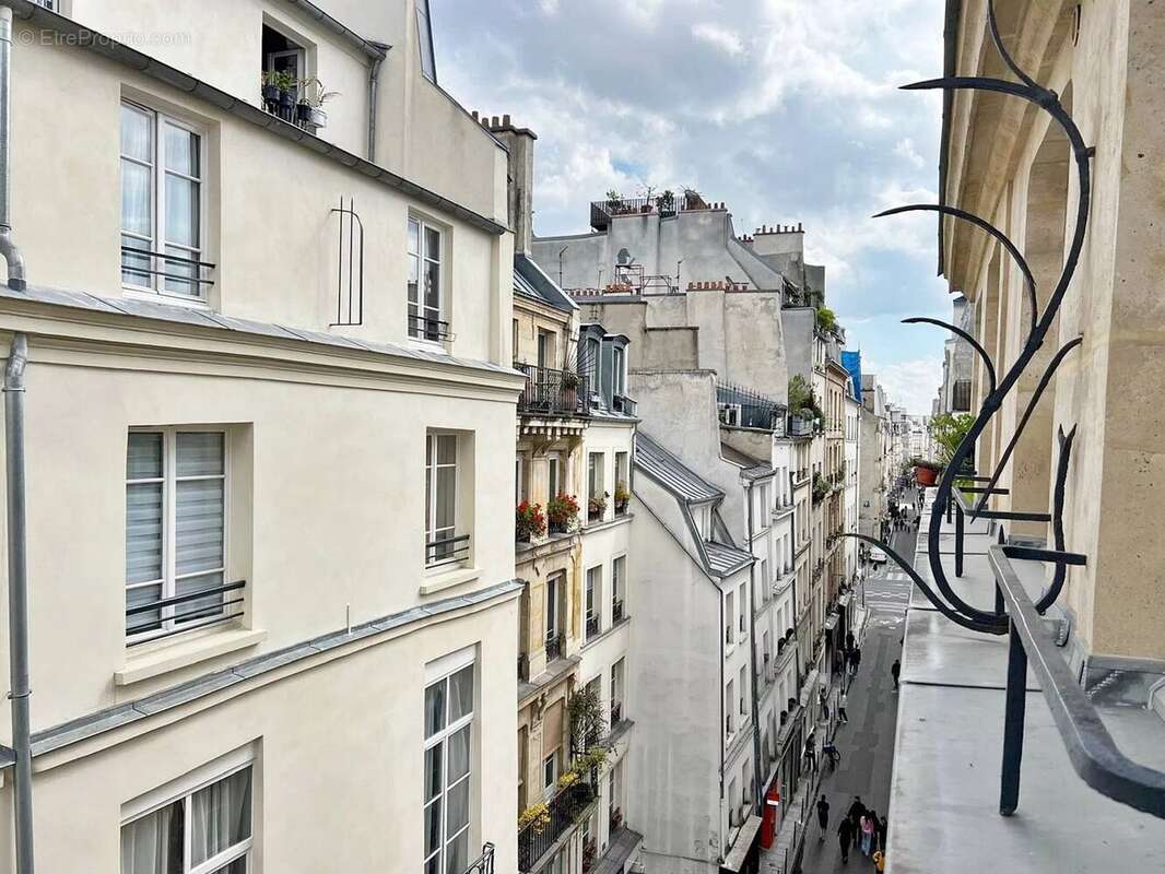 Appartement à PARIS-3E