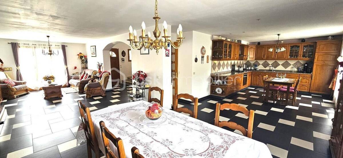 Maison à PONTAULT-COMBAULT