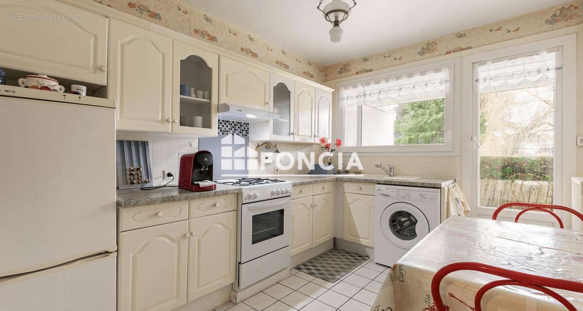 Appartement à LE MESNIL-ESNARD