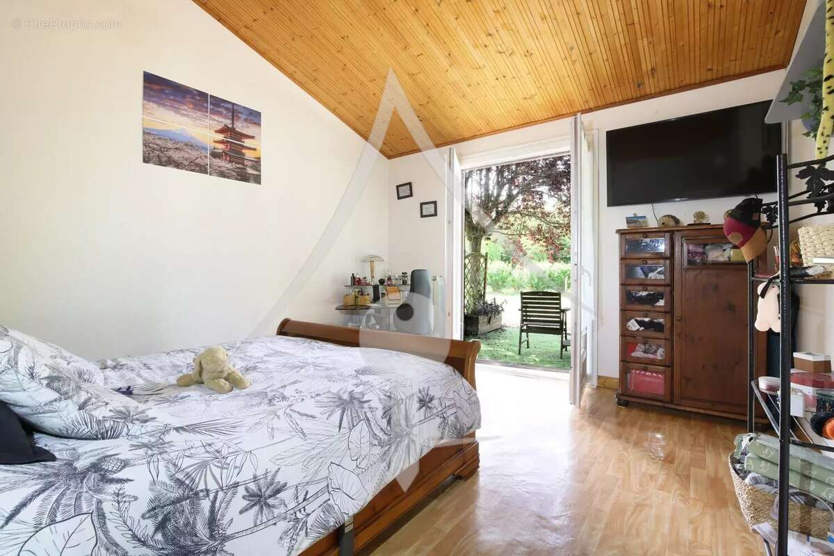 A vendre propriété de 7 pièces à POMPERTUZAT - photo 13