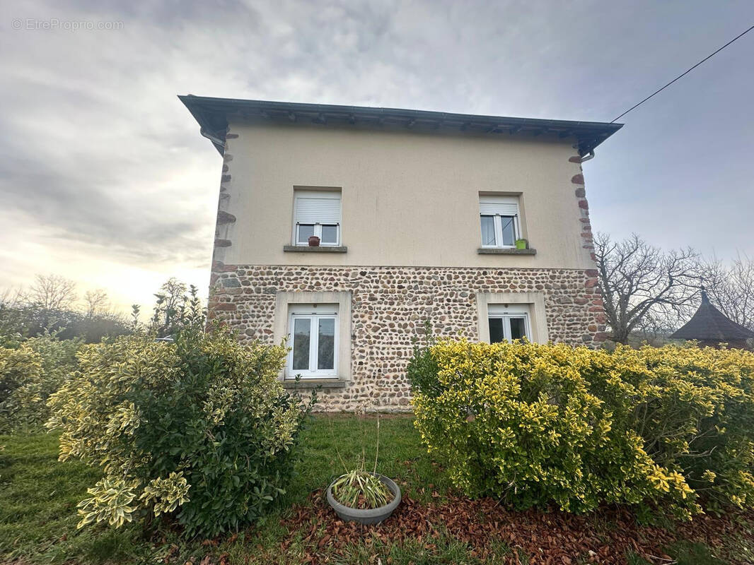 Appartement à PERREUX
