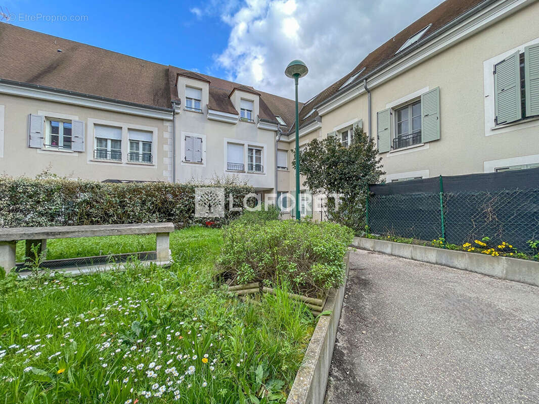 EXCLUSIVITÉ - T3 60m² avec ascenseur et  parking privé - Proche Mandres les Roses - photo 17