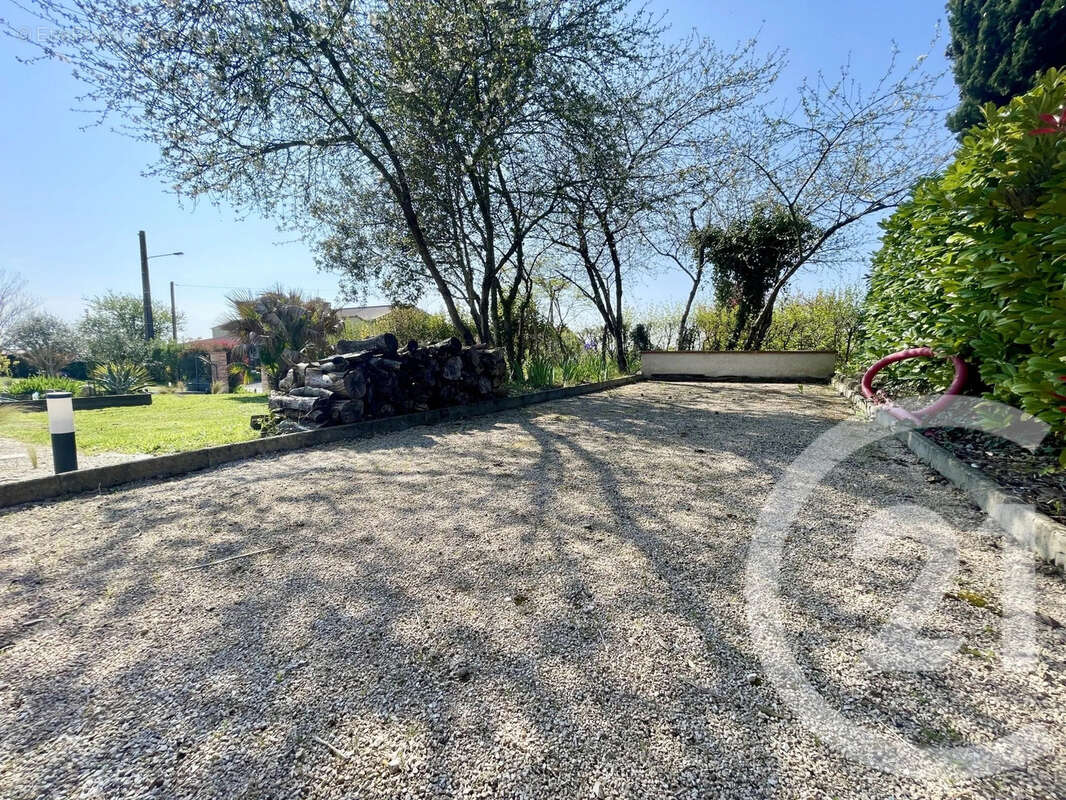 Maison 154 m² à L'isle-Jourdain  - photo 15