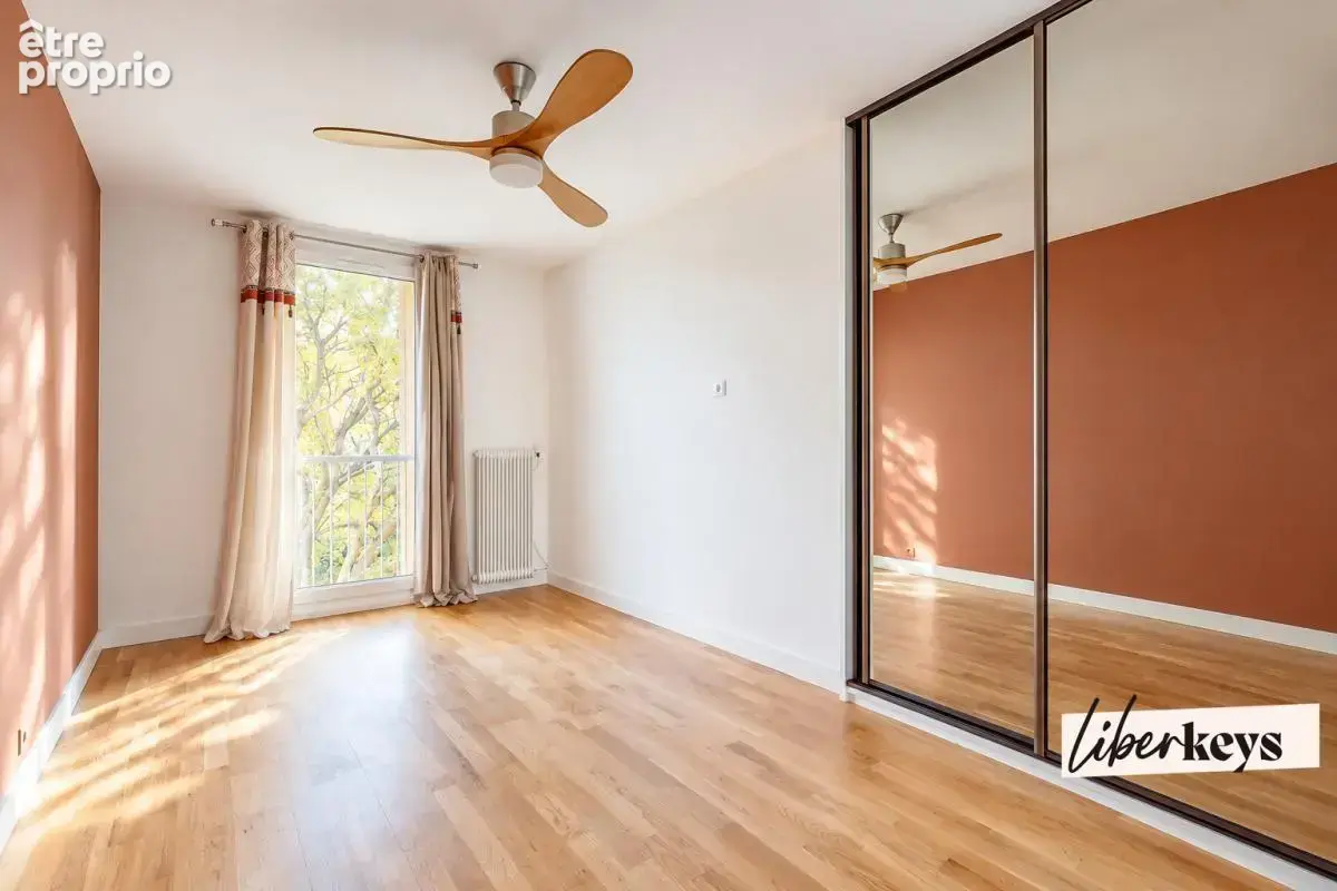 Le Tivoli – 71 m² traversant avec balcon, cave et 3e chambre possible - photo 8