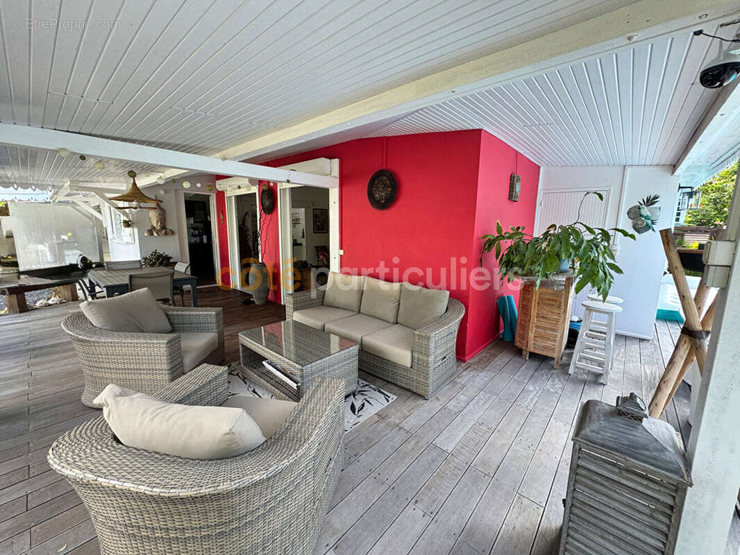 À Vendre - Charmante maisonT4 avec piscine secteur Saint-François - photo 5