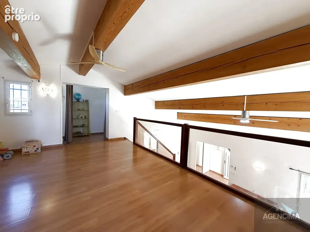 Spacieuse villa avec piscine et grand garage - photo 10