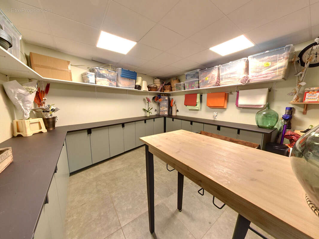 Commerce à PONTAULT-COMBAULT