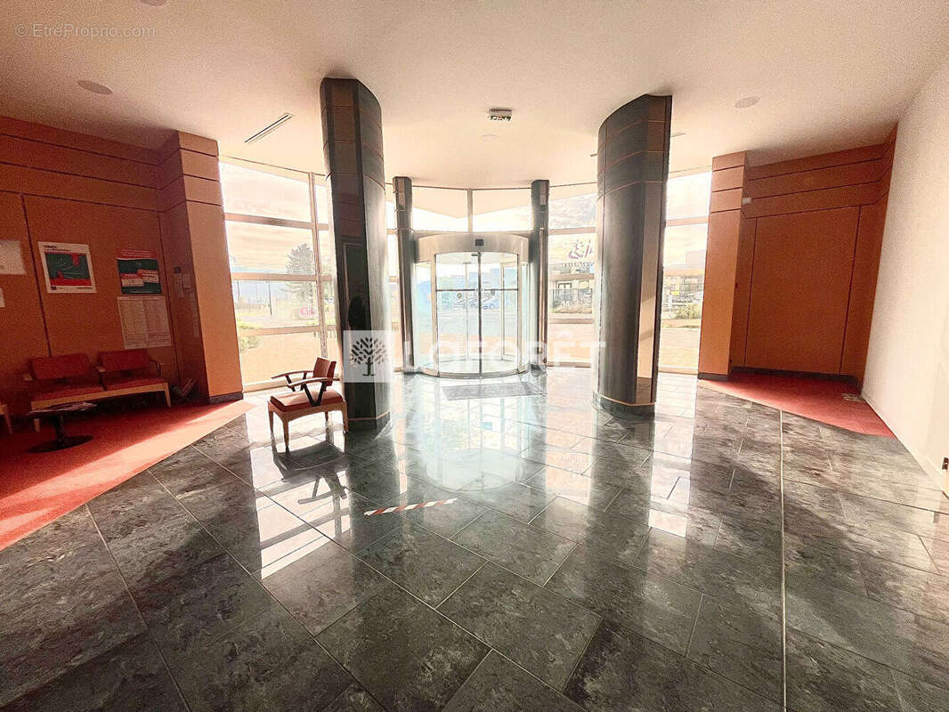 Commerce à IZERNORE