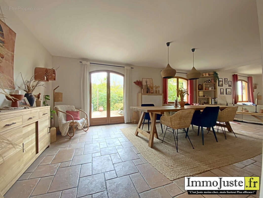 Maison à LES ESSARTS-LE-ROI