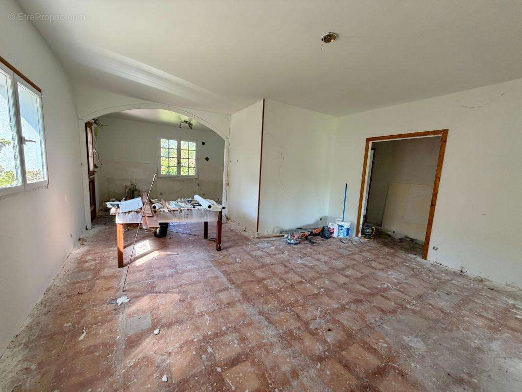 Vue et tranquillité pour cette maison avec hangar de 200m2 - photo 5