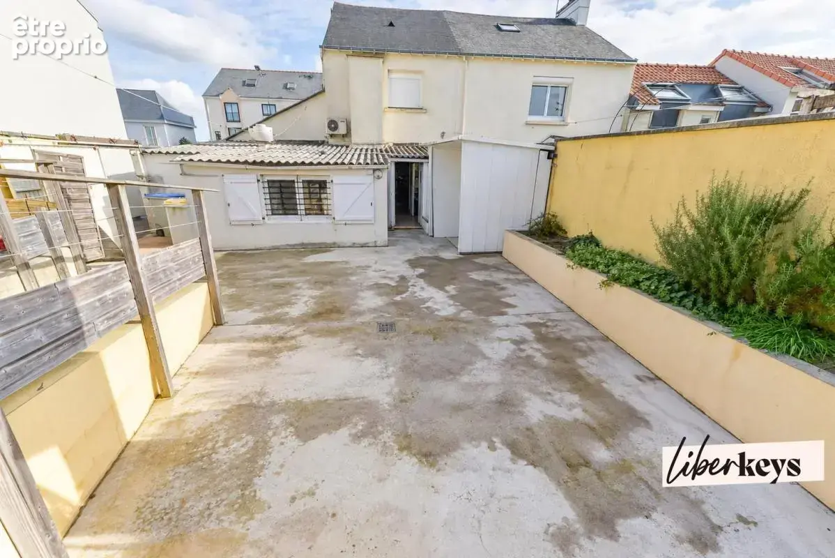 Commerce avec cour – potentiel de transformation en habitation - photo 4