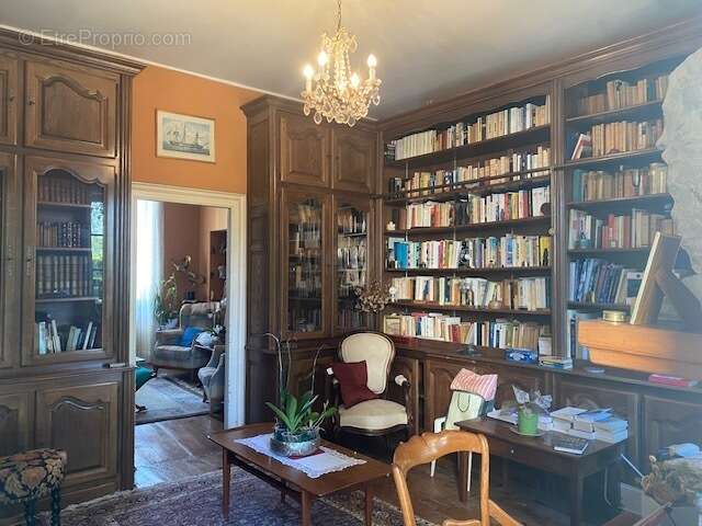 Maison à BARBEZIEUX-SAINT-HILAIRE