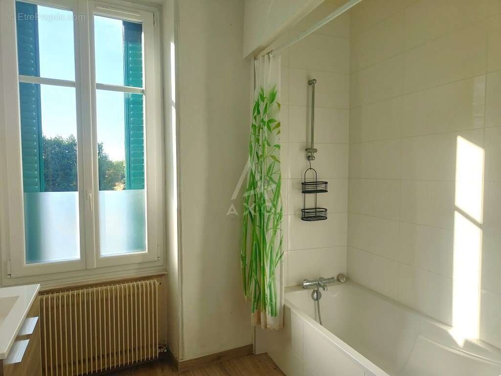MORANNES  Maison de caractère face à la rivière, au cur du bourg - photo 7
