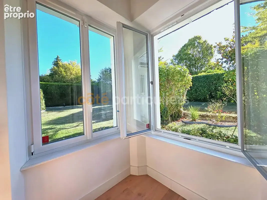 Vaux-sur-Seine (78740) - Maison d'exception de 255 m² sur 2 970 m² de terrain - photo 13