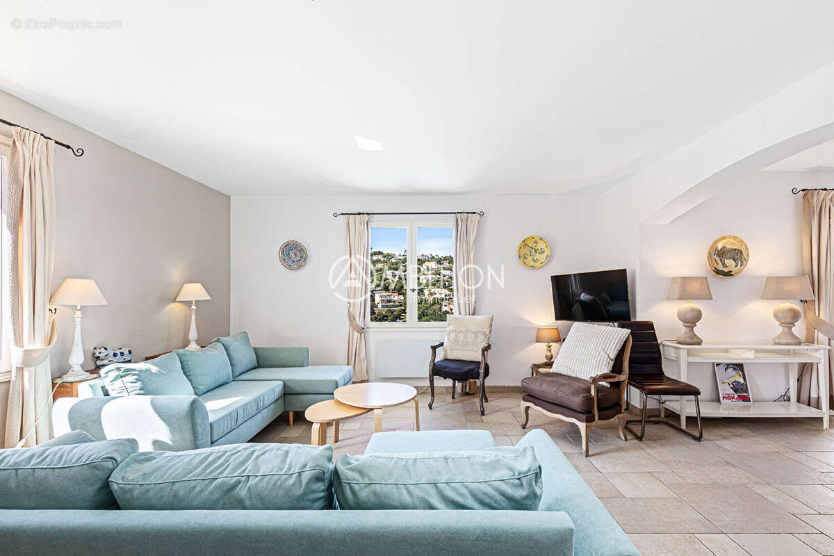 Maison à LES ISSAMBRES