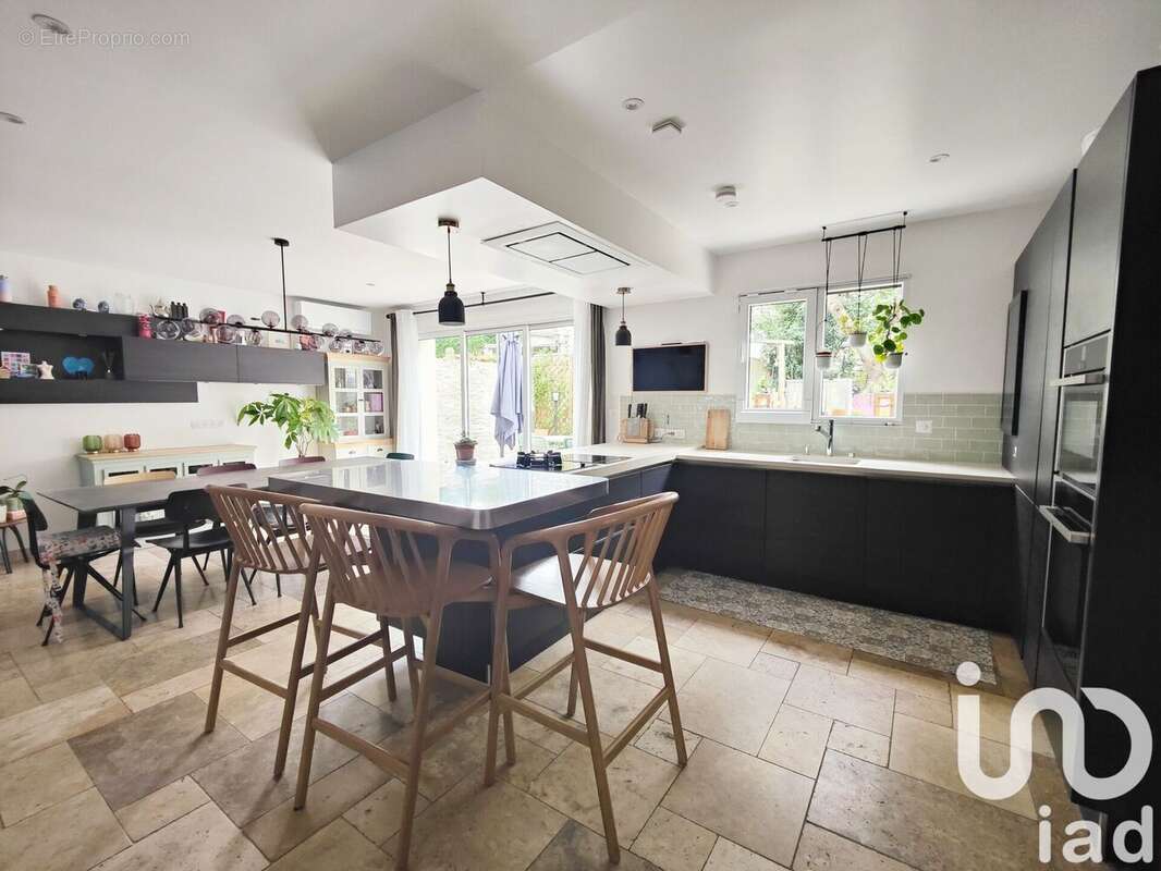 Photo 2 - Maison à LINAS