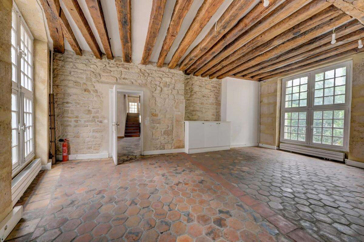 Maison à PARIS-4E