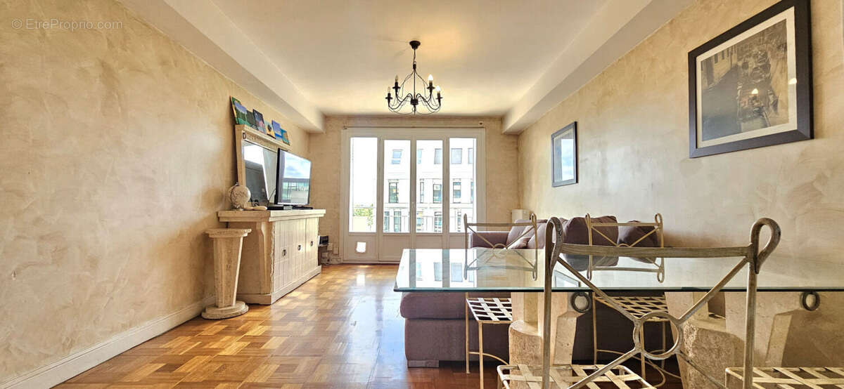 Appartement à LYON-8E