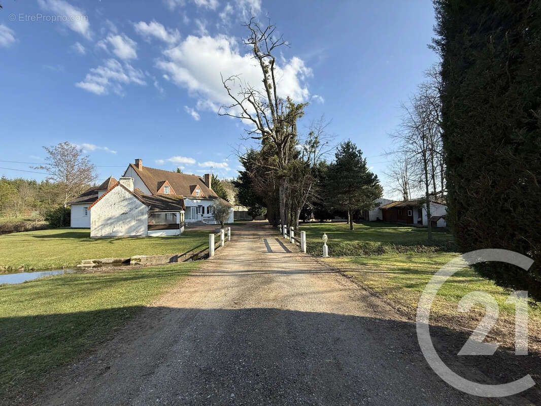 Maison à VILLENEUVE-SUR-ALLIER