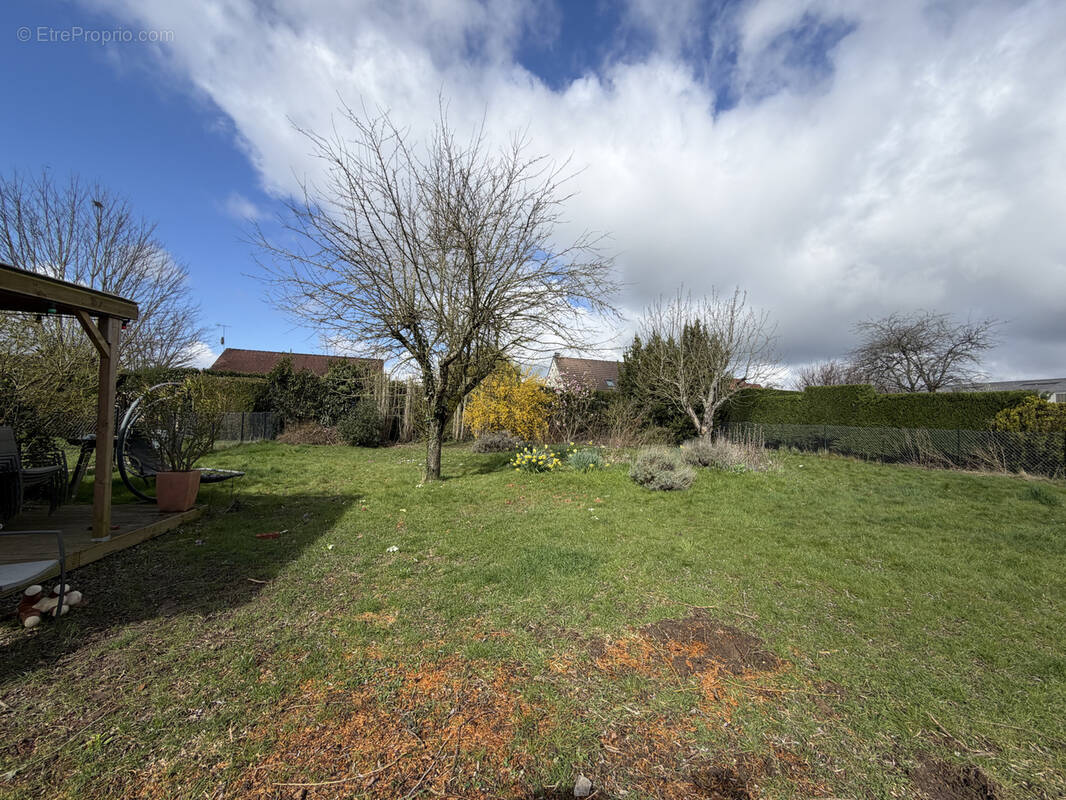 Terrain à QUINCY-VOISINS